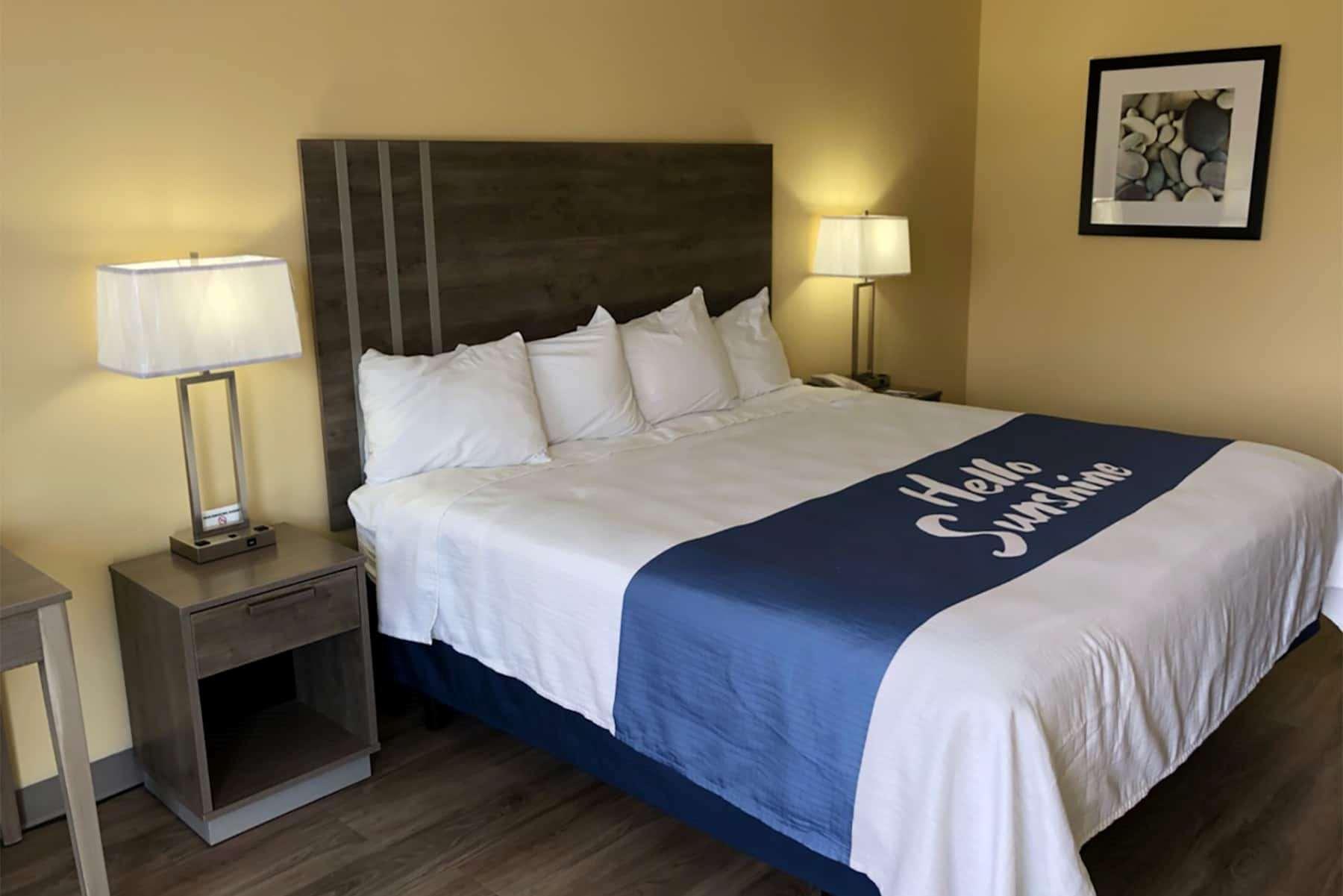 Days Inn By Wyndham Cape Carteret Near Emerald Isle Экстерьер фото